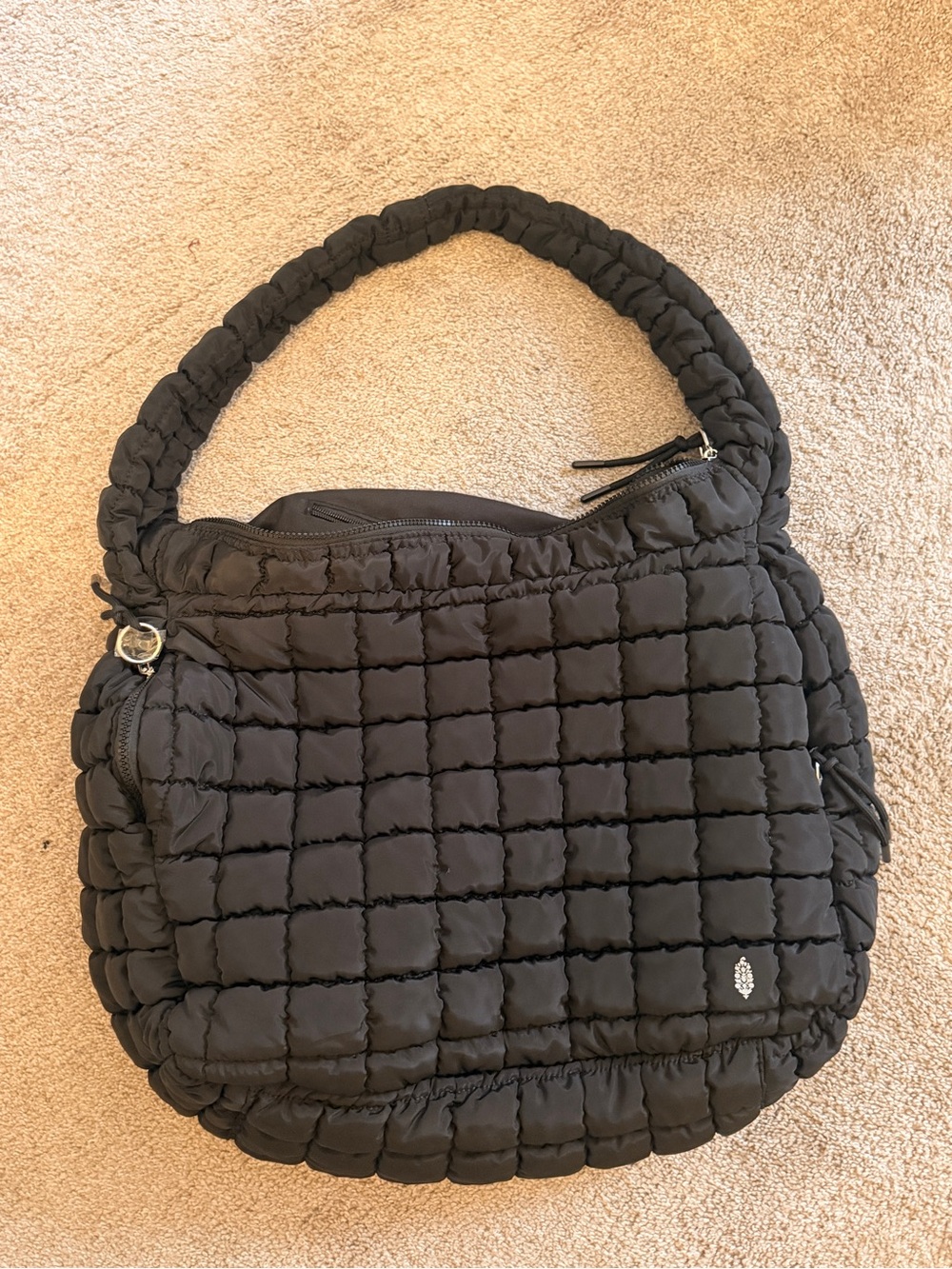 Free People Movement Quilted Black Shoulder Bag Duffle Sling - Picture 2 of 8